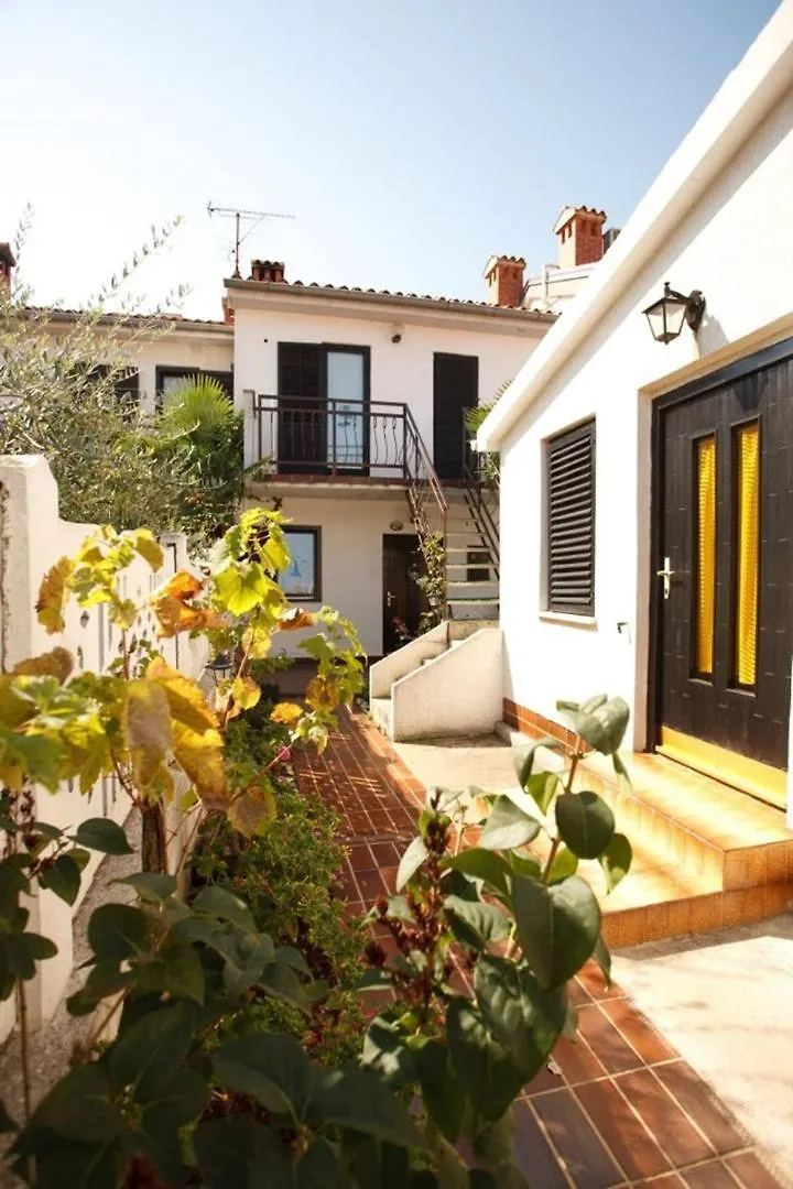 Apartments Porec Beach Area Simo