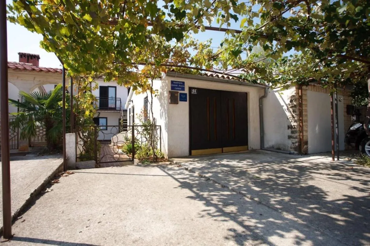 Apartments Porec Beach Area Simo 3*,