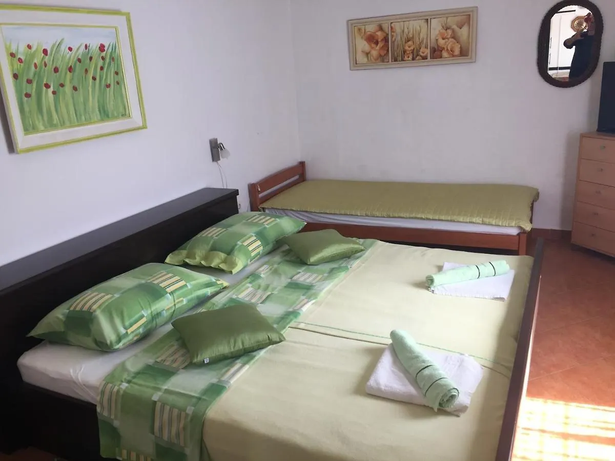 Apartments Porec Beach Area Simo Guest house