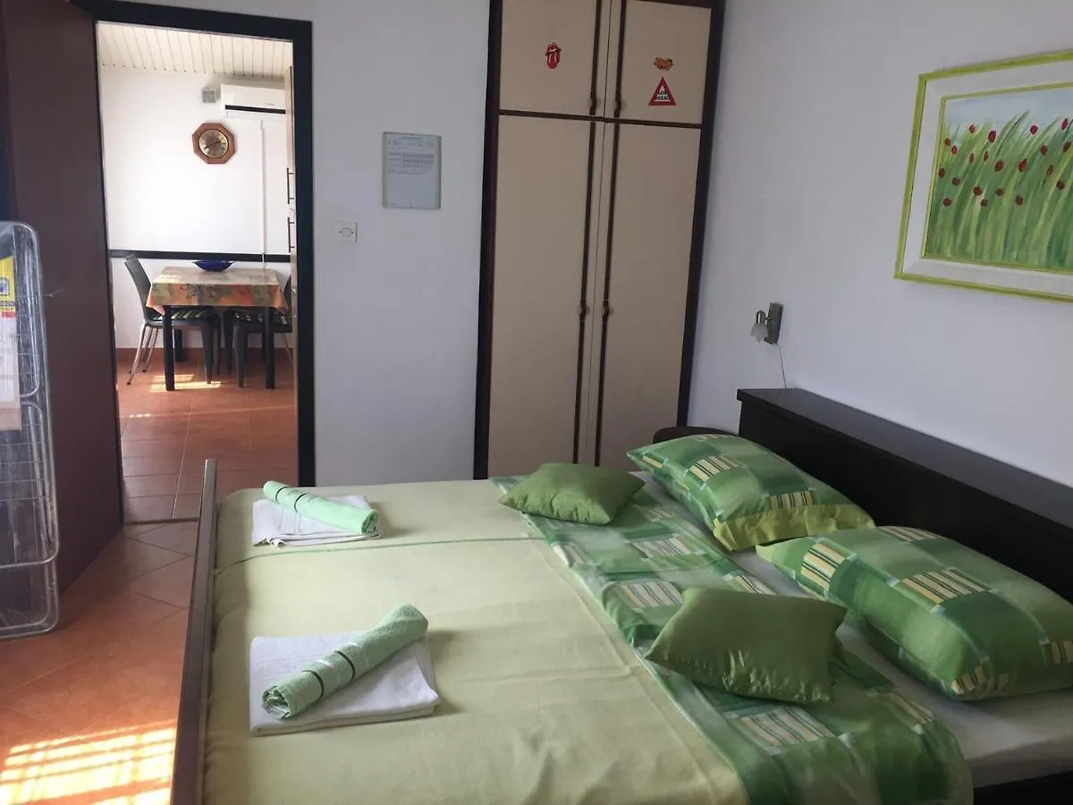 Apartments Porec Beach Area Simo Guest house